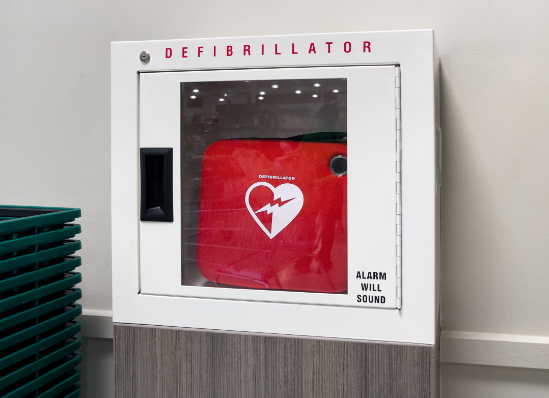 Commercial AED checked on a first visit in Boise