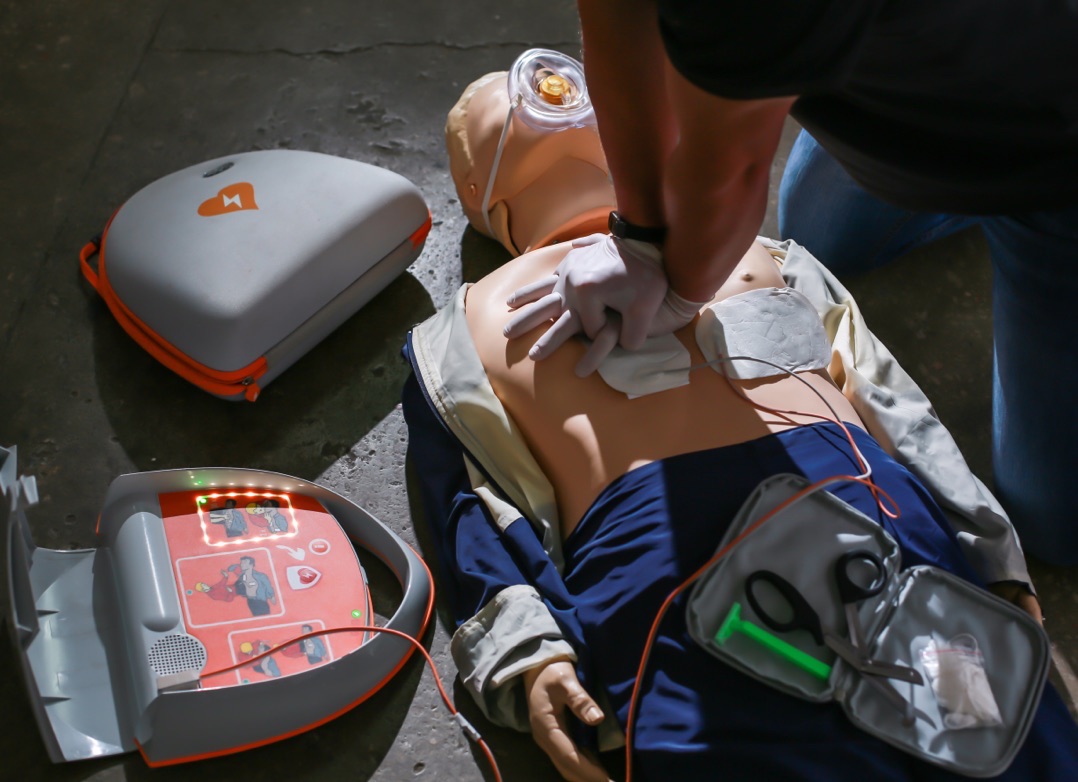 Defibrillators for sale to Kansas City, MO businesses